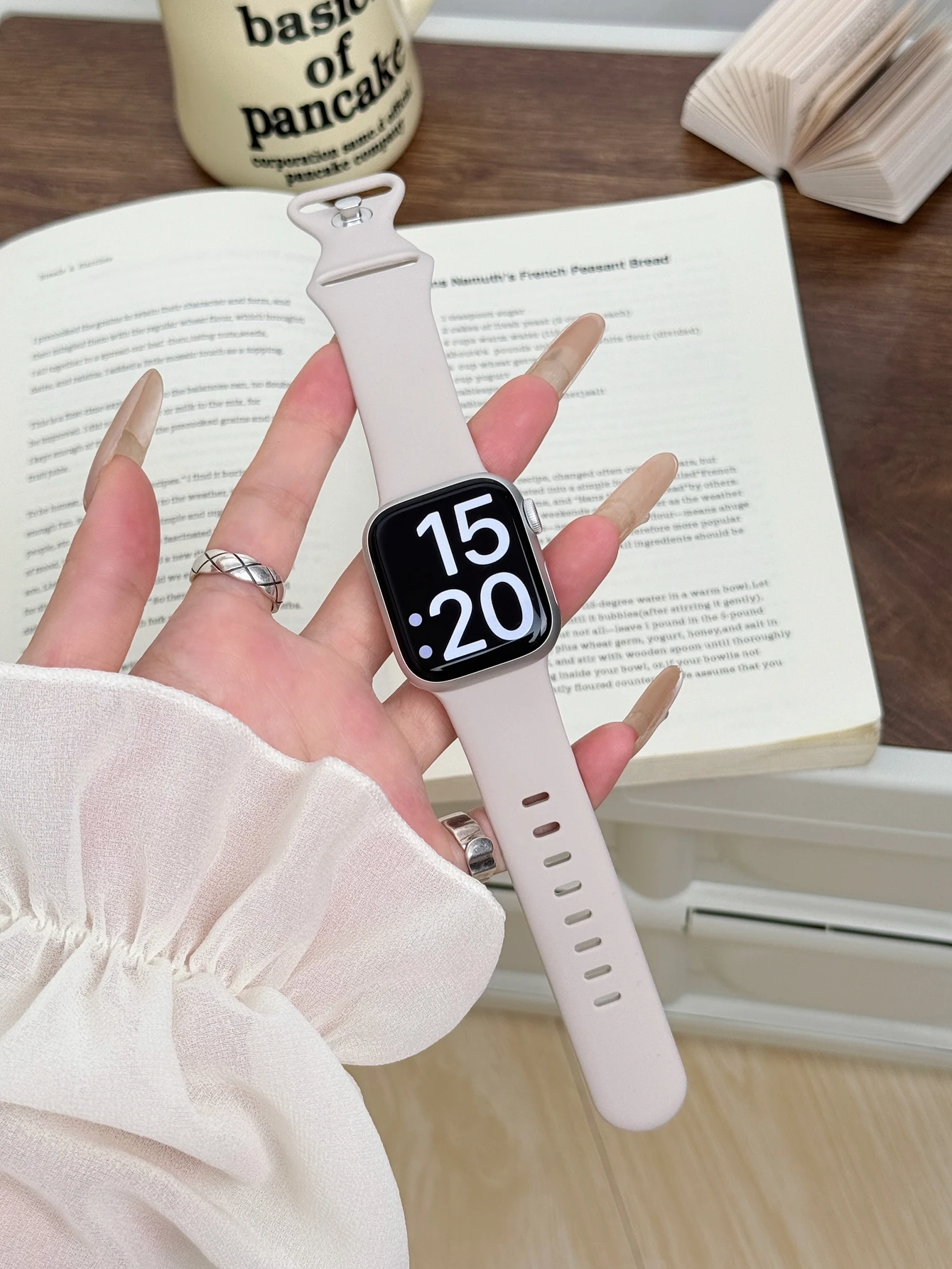 애플워치 밴드 여성용 실리콘 루프 (아이워치 11/10/9/7/ 38mm 40mm 41mm 42mm 44mm 45mm 46mm 스트랩)