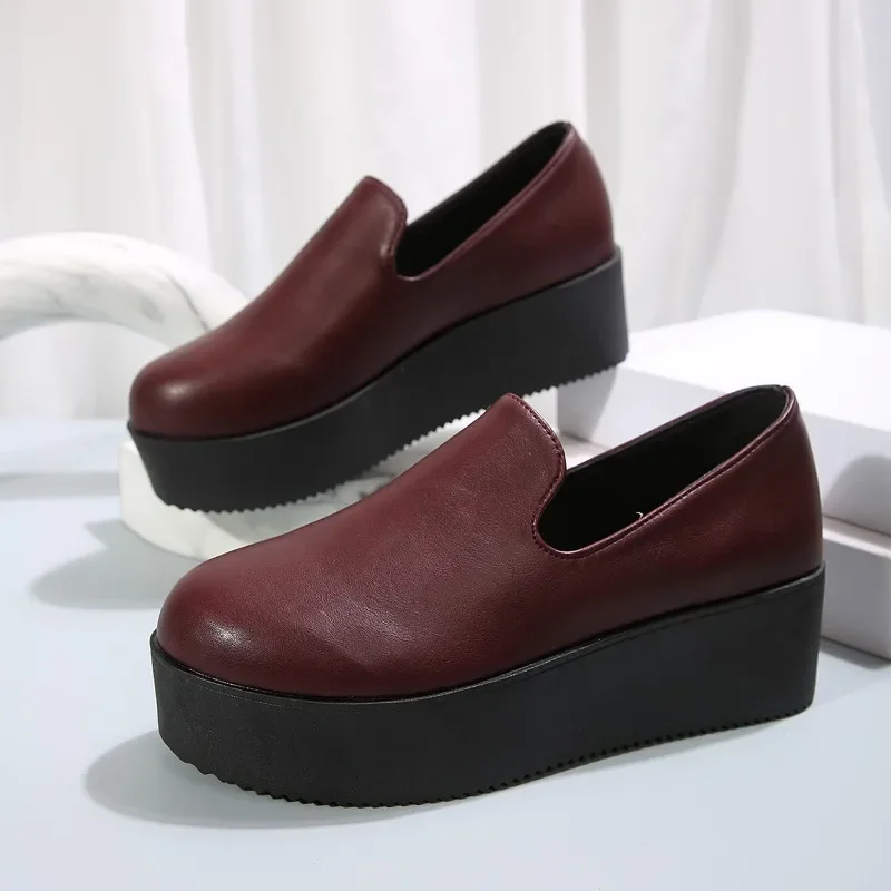 

Women's Large Size Loafers Platform Sole One Kick Round Toe Anti-Slip Sole Shoes Women Leisure Fashion Roman Zapatillas De Mujer