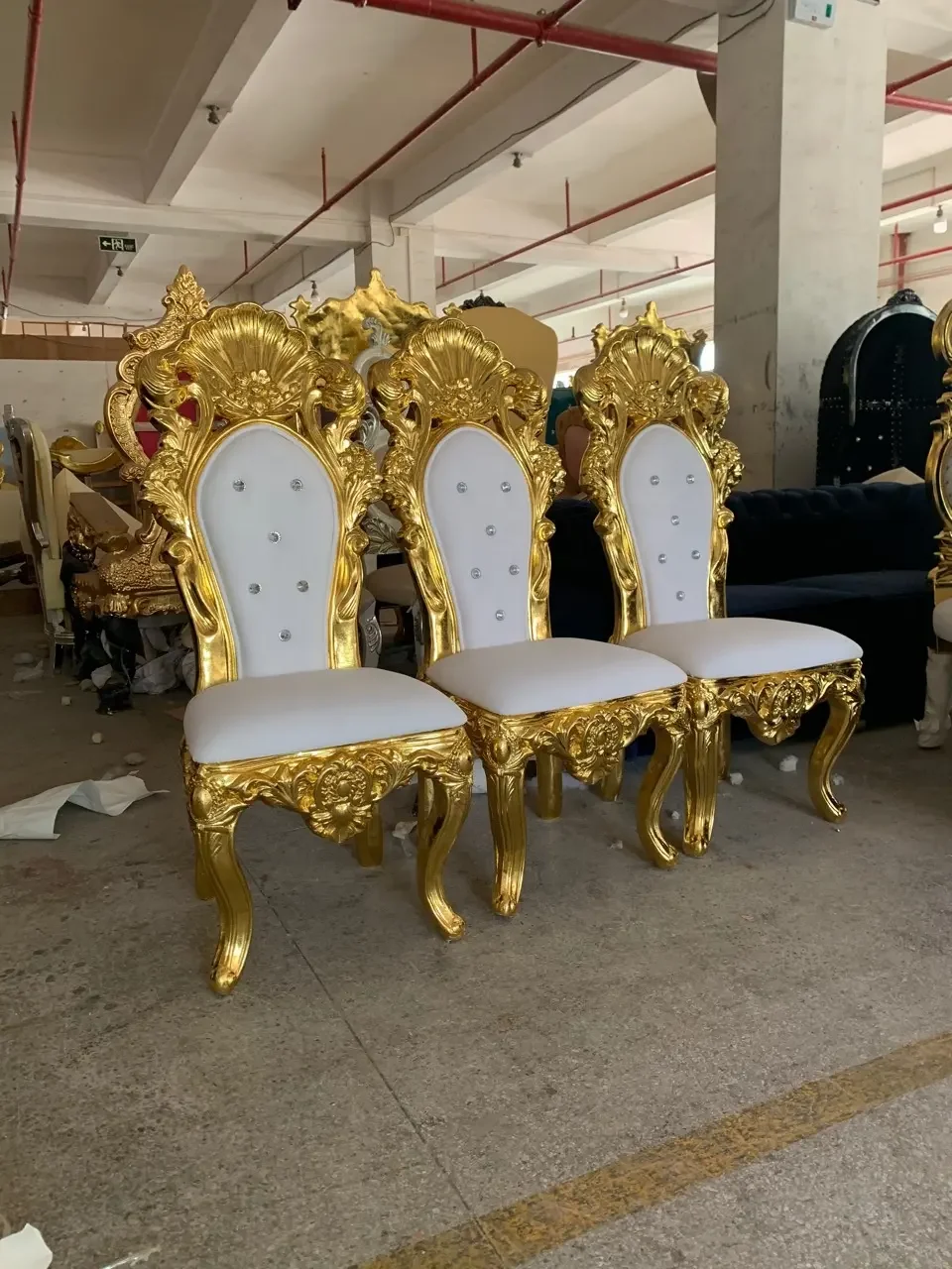 Custom Luxury Style Living Room Leather High Back Golden King Queen Throne Chair 2 Single Throne Chairs for Events Wedding Party