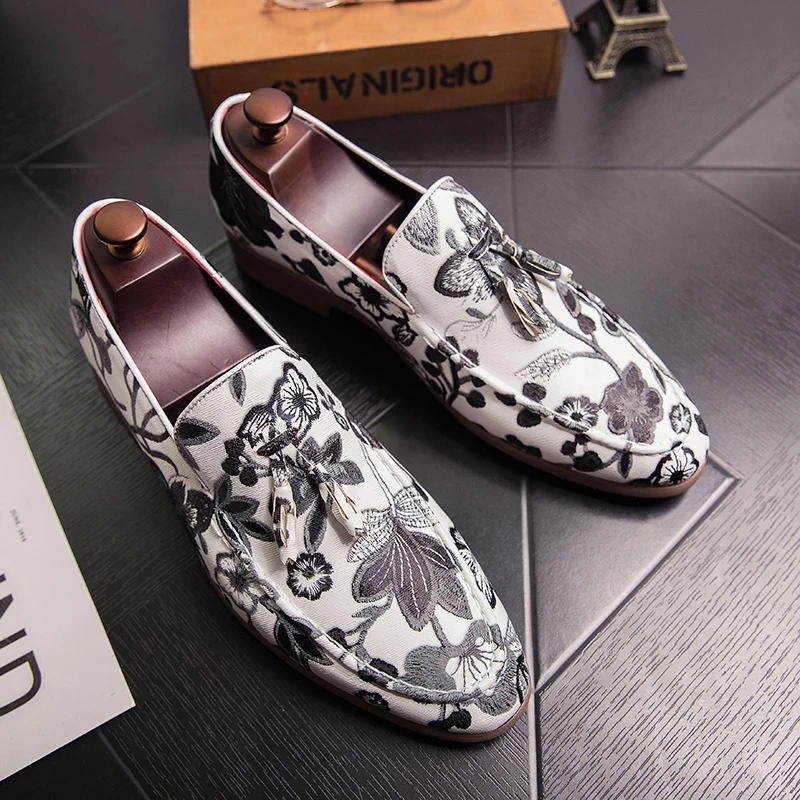 Brand Fashion Comfortable Wedding Nightclub Dress Shoes Men Large Size Casual Men Luxury Business Office Patent Leather Loafers