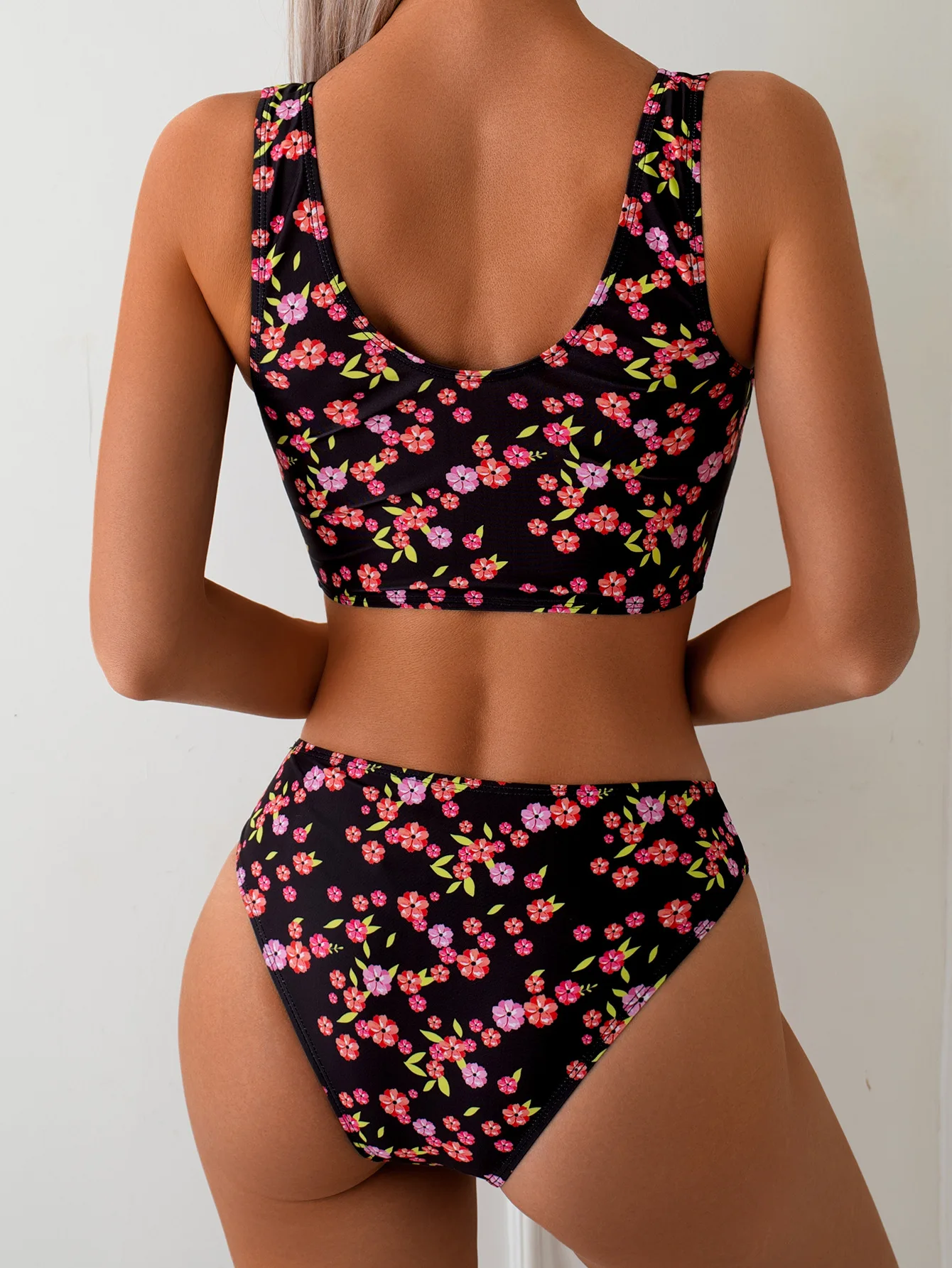 ملابس السباحة النسائية الصيف 2 قطعة بيكيني مثير مجموعات عالية الخصر Cupshe مايكرو ثونغ الأزهار طباعة البسيطة العصابة بحر