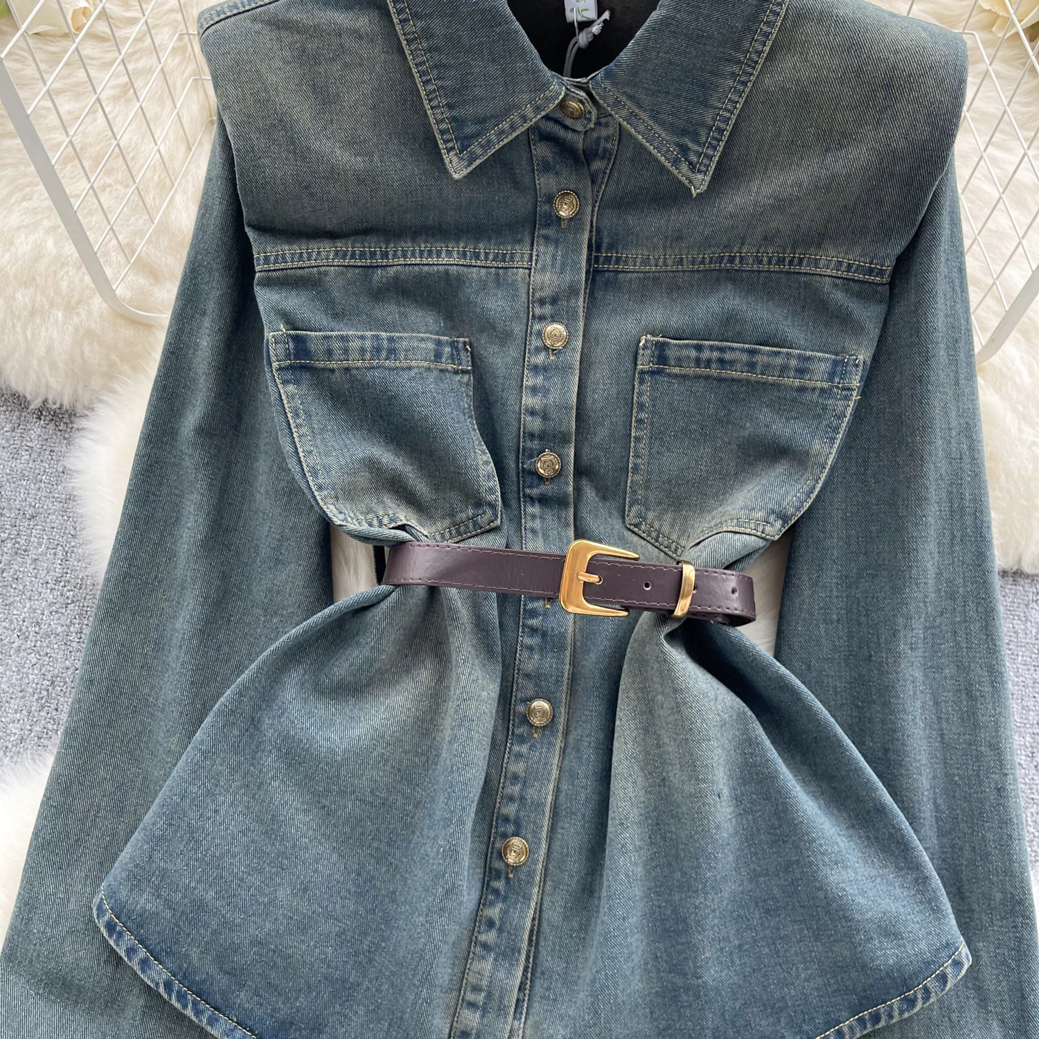 Retro Denim Shirt Women\'s 2024 Spring Autumn New Single-breasted Laple Slim Top Temperament Thin Denim Blouse Coats with Belt