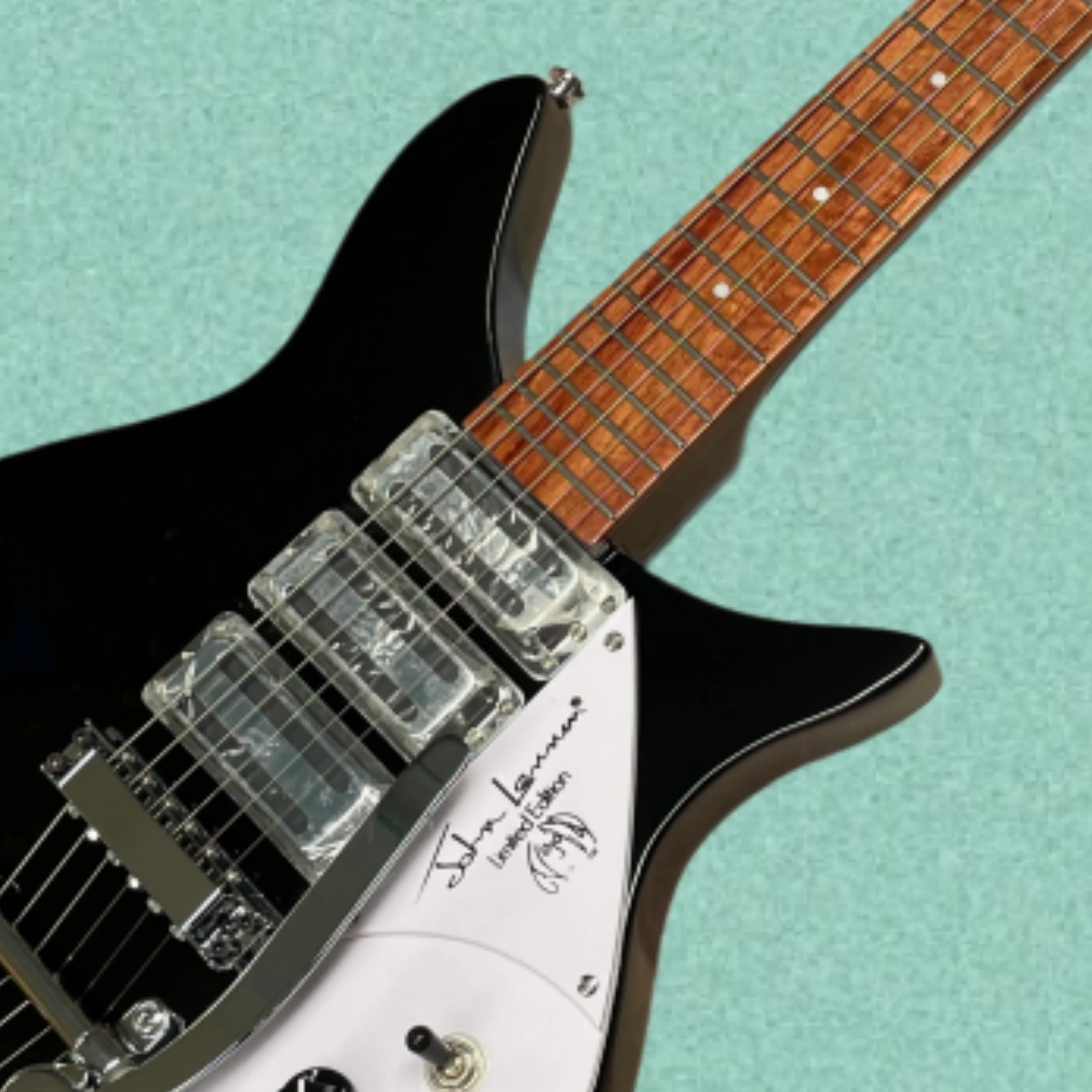 6-string black electric guitar,white signature pickguard and silver chrome hardware guitars,easy-to-learn entry-level guitarra
