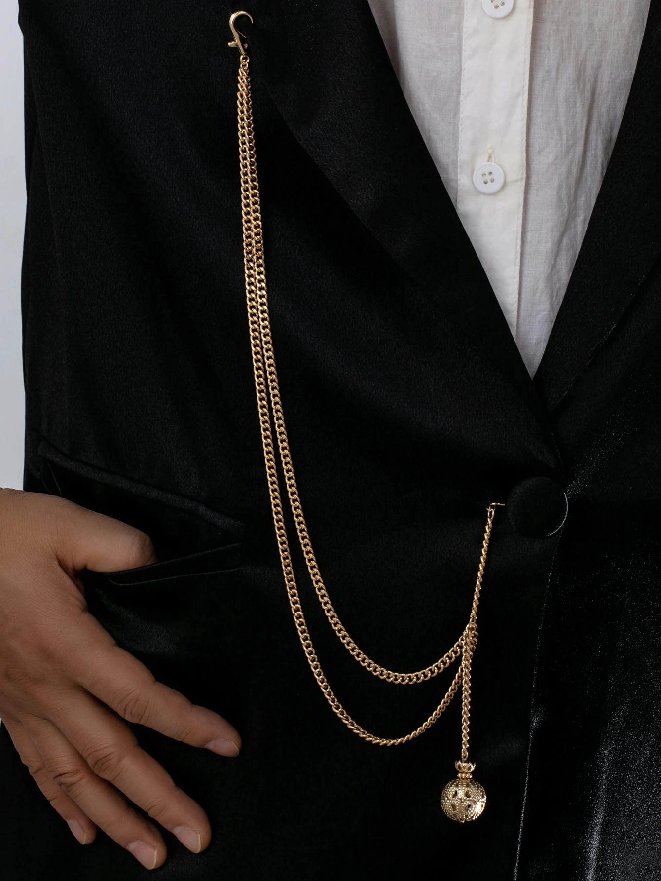 1 peça de corrente de relógio de bolso com pingente de bola oca dourada casual elegante, design de corrente dupla, colete de terno de luxo vintage acessório feminino