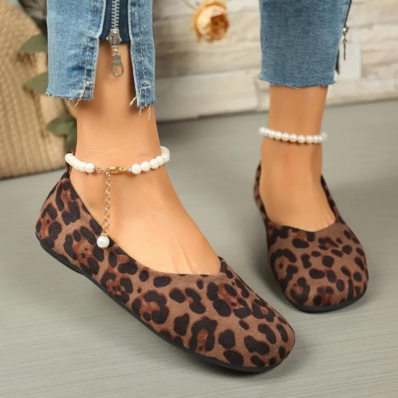 2026 New Elegant Pearl Chain Casual Women's Flats and Loafers Fashion Round Toe Solid Lightweight Women Shoes Балетки Женские