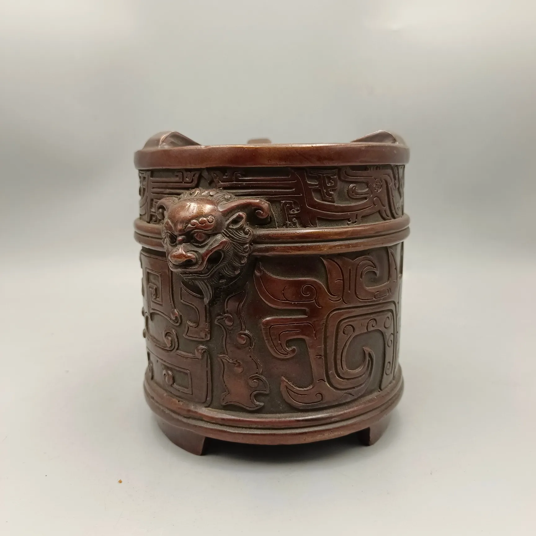 Exquisite Home Crafts Double Lion Head Copper Stove with Beautiful Appearance Suitable for Decorative Collection