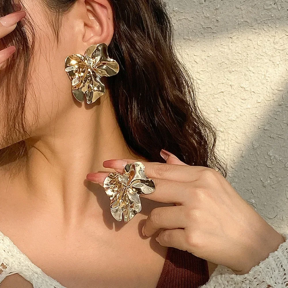Vintage Irregular Geometric Earrings Metal Stud Earrings for Women Trend 2025 Gold Piercing Earring Jewelry Серьги Женские image 2