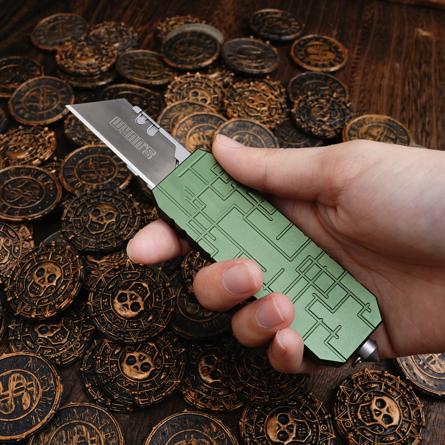 سكين أدوات من سبائك الألومنيوم، سكين جيب مع مشبك، سكاكين قطع الصناديق، سكين أدوات EDC خارجي، مع 10 شفرات من الفولاذ الكربوني #2