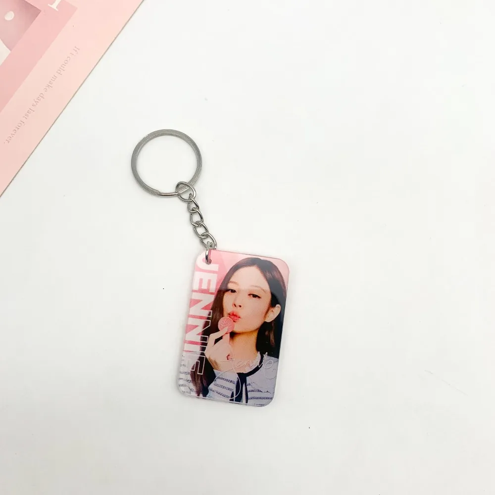 Popular Korean Fashion Kpop Girls Group Keychain for Women Man Bag Pendant Key Chain Ring Accessories Keychains Jewelry Gift