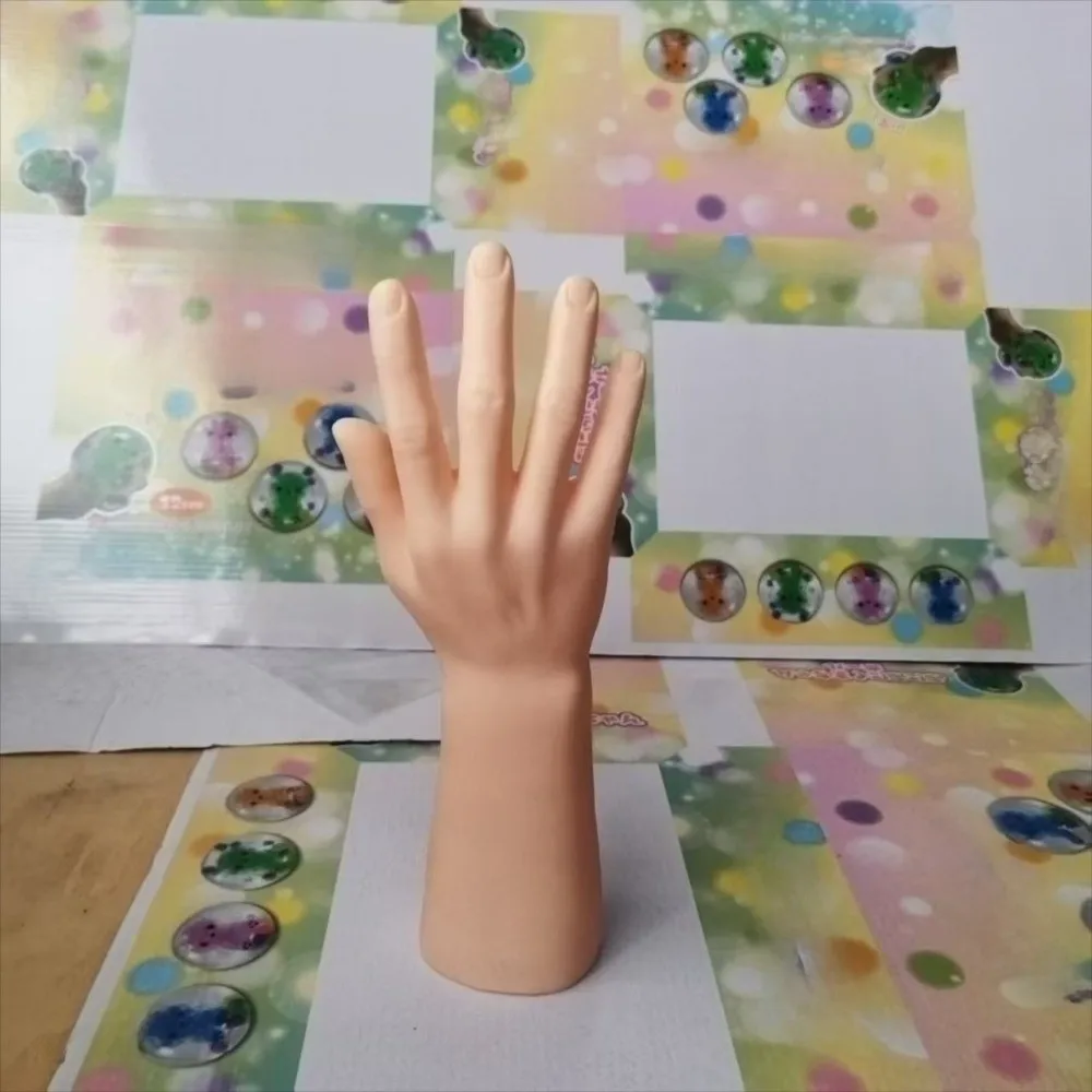 3D-gedrucktes Schmuckdisplay-Handmodell, eleganter, stabiler Armbandhalter, langlebiges, realistisches Schaufensterpuppen-Handmodell für den Heimgebrauch – Detail 5