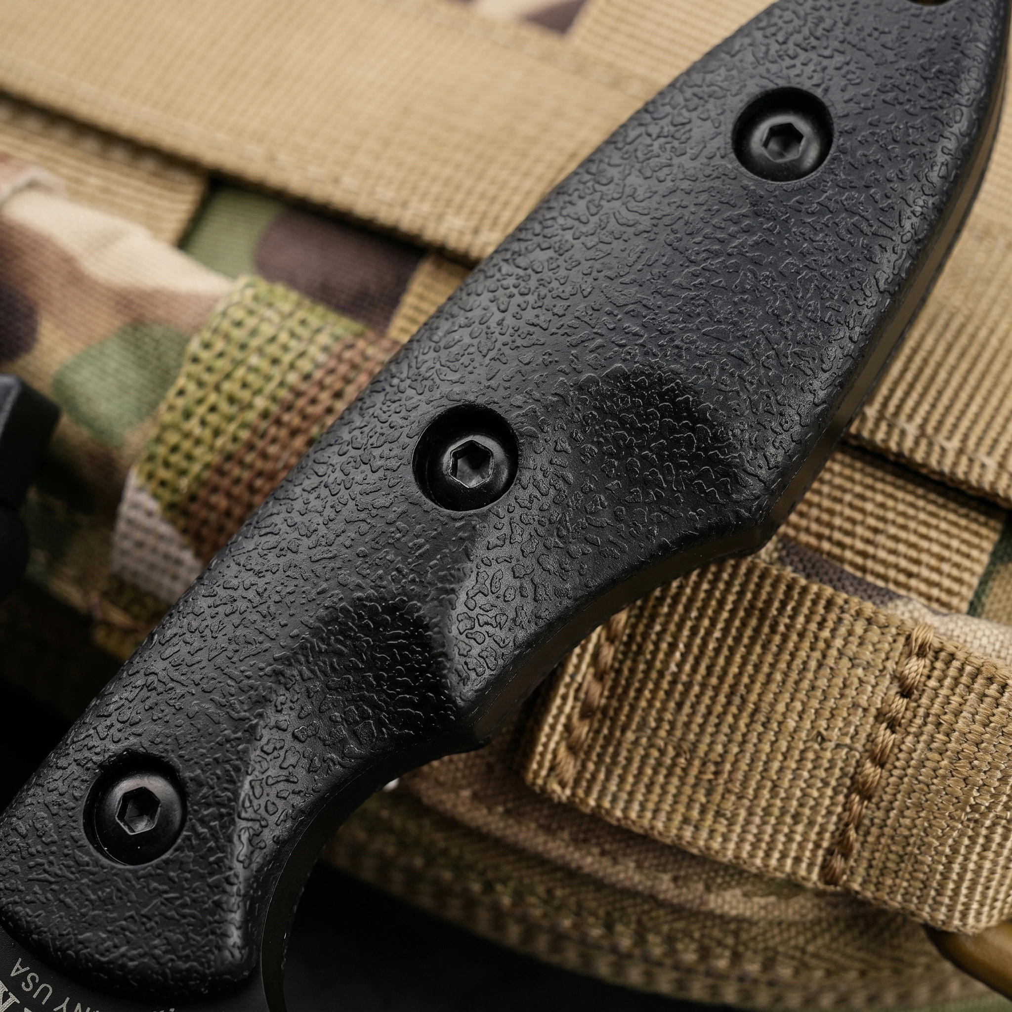 Hoogwaardig stalen mes met vas - Dive Knife Titanium recensie en prijs