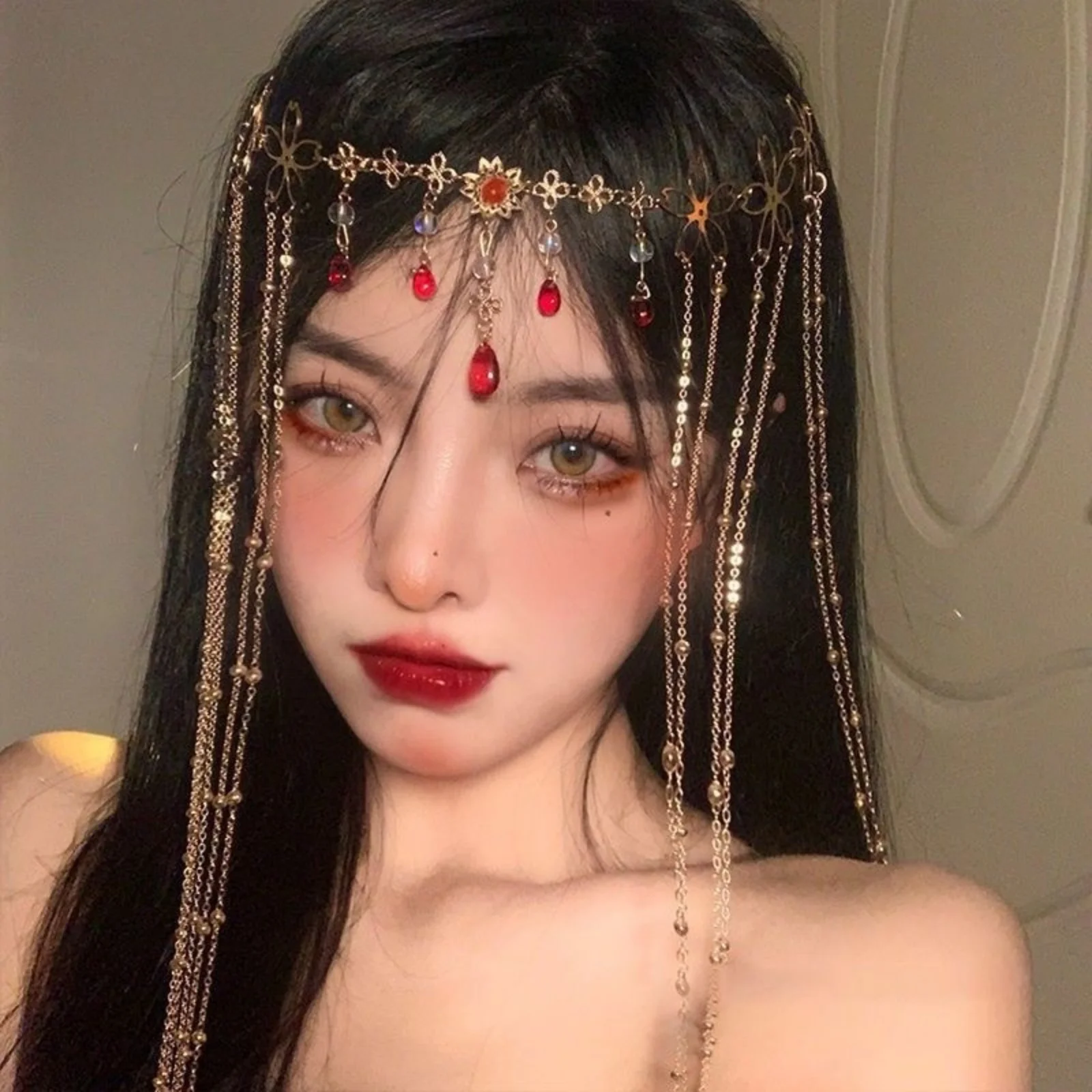 

1 шт. женская золотая цепочка на голову с кисточками, богемный аксессуар для волос на зиму и осень, винтажный цветочный головной убор с бусинами, для вечеринок