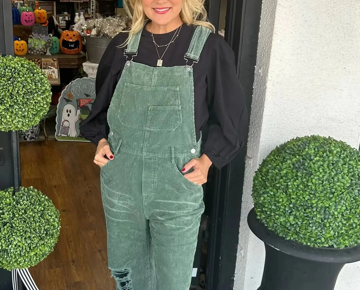 

Jumpsuit Women 2025 New Spring Autumn Solid Color Corduroy Button Pocket Design Square Neck High Waist Casual Ripped Jumpsuit