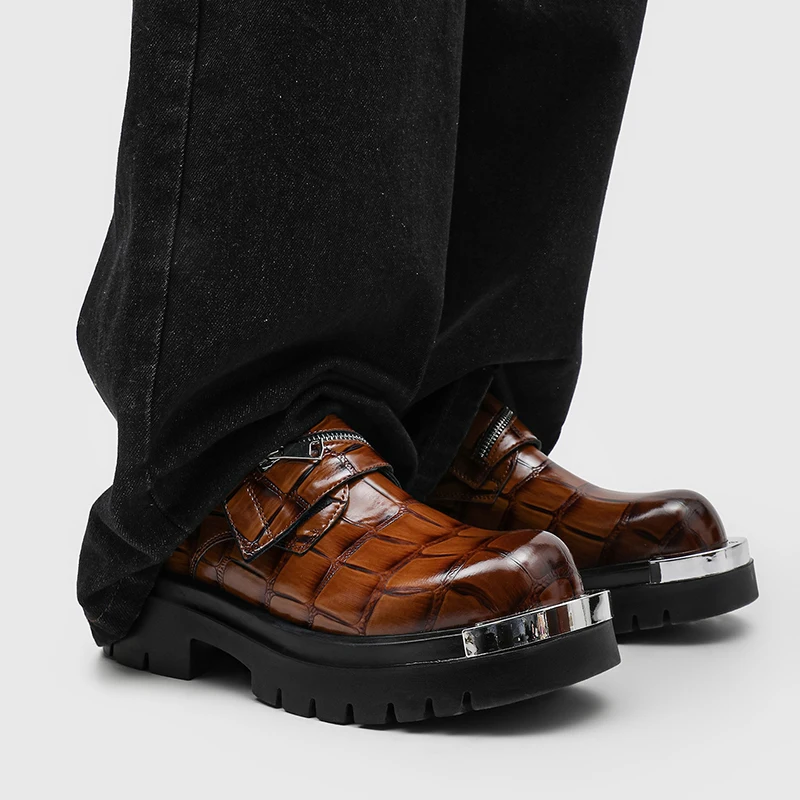Thick Soled Fashionable Niche Men Shoe with High-end Texture Iron Head Zipper Decoration Crocodile Pattern Casual Commuting Shoe