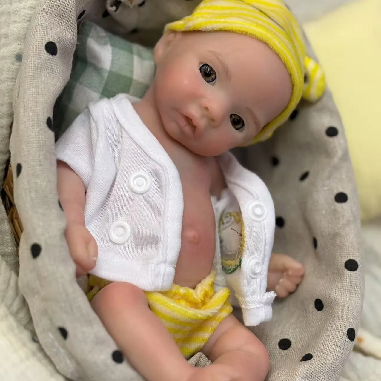 新しい10インチフルシリコンリボーンドール、口が開く汎用カラーの女の子のベビードール、子供の誕生日プレゼントに