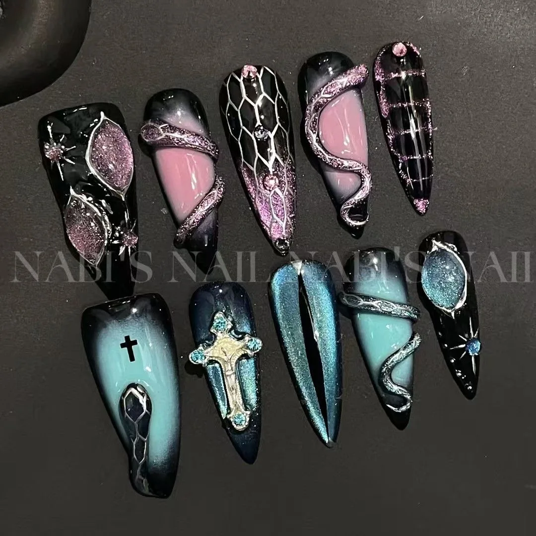 10 個 Y2K 手作り偽ネイルステッカーロング小剣棺クモグリッターダークゴシックラインストーン再利用可能なハロウィンフェスティバル