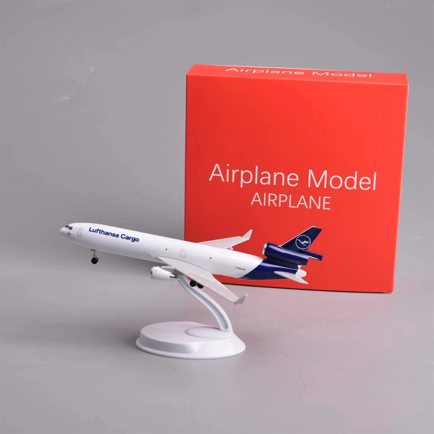 20cm Plastic Model Airplane Lufthansa MD-11 Cargo Airplane Model Kit With Stand Wheel For Aviation Souvenir Gift Collection