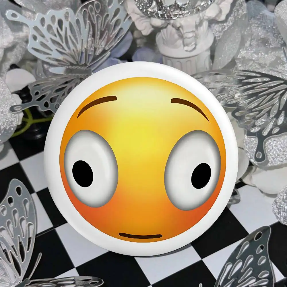 مضحك الرموز التعبيرية لطيف شارات لينة زر دبوس مشرق مطبوعة أيقونة هدية للأصدقاء شارة طوق بروش التلبيب دبوس معدني #6