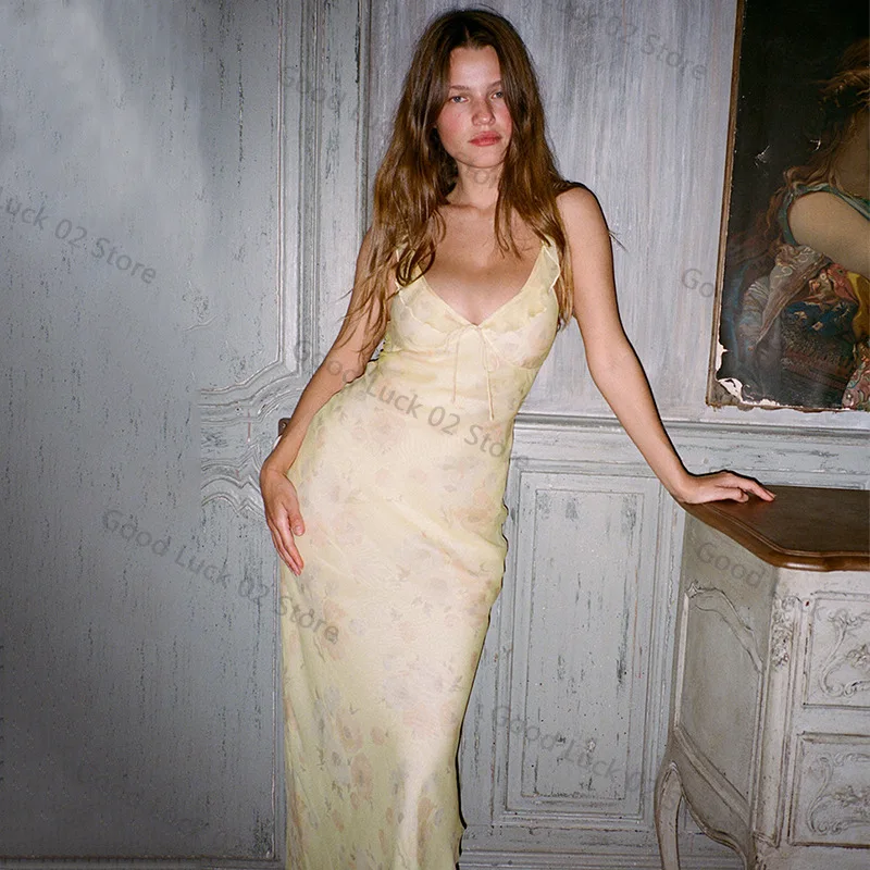 فستان كامي نسائي منقوش عليه زهور لعام 2025 بفيونكة رفيعة وفتحة رقبة على شكل V عميقة بدون ظهر وكشكشة وحزام سباغيتي فستان طويل ضيق لنادي الحفلات #3