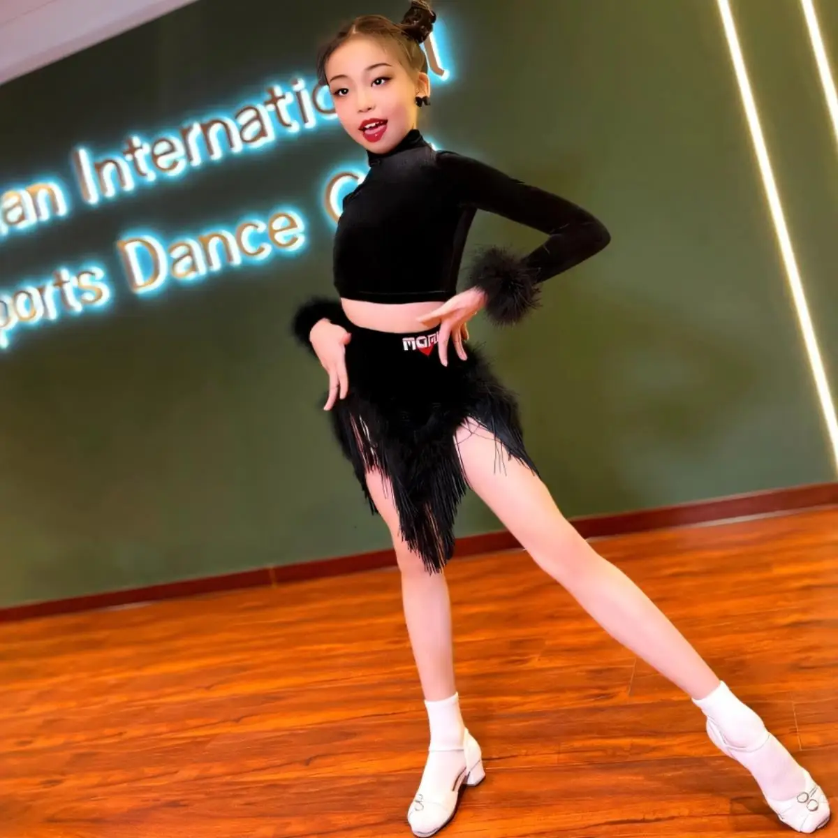 카우보이 삼바 룸바 댄스 투피스 세트 소녀용 무도회 댄스 대회 드레스 플러시 긴 소매 고급 라틴 댄스 드레스