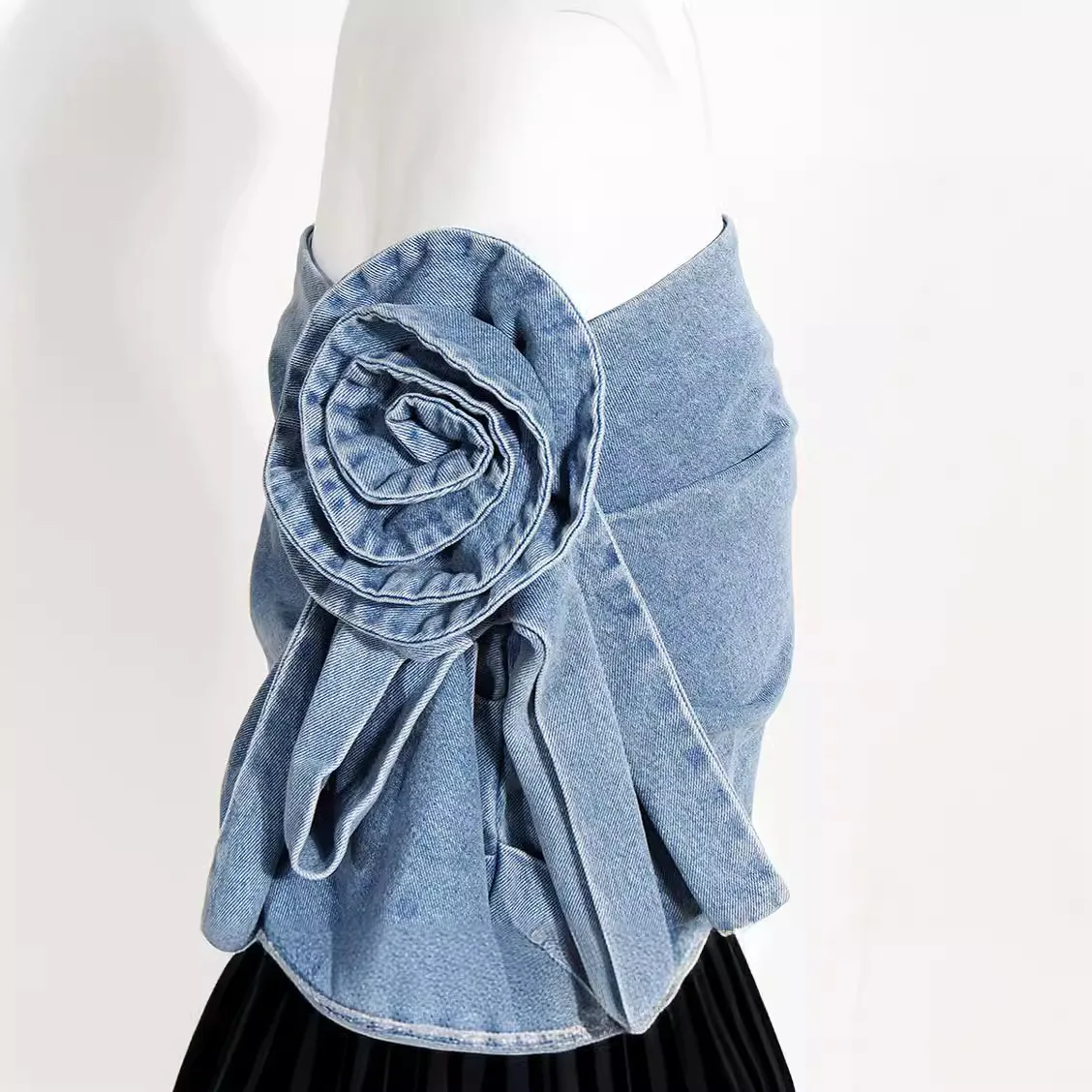 23 Spring/Summer New Short 3D Three Dimensional Rose Pendant Long Tie Piece High Waist Bag Hip Mini Denim Half Skirt