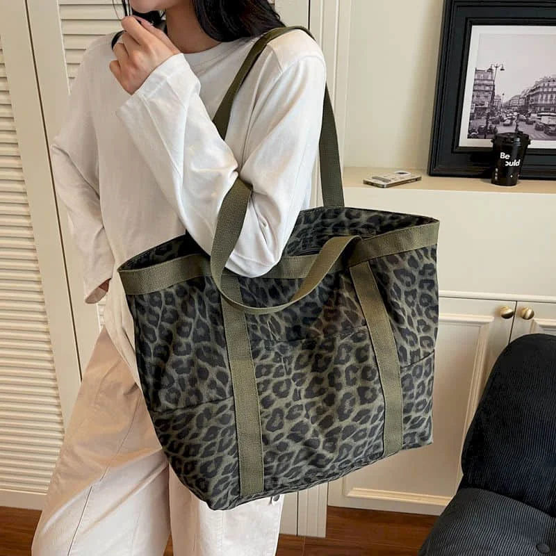 

Холщовые сумки-тоут, многоразовые водонепроницаемые сумки на плечо, повседневные сумки с леопардовым принтом, вместительная студенческая сумка в японском стиле для женщин