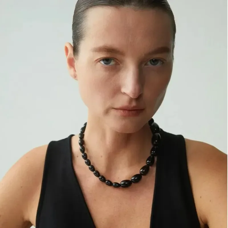 European and American cold wind necklace female gradual change size oval beaded collarbone chain high sense niche obsidian