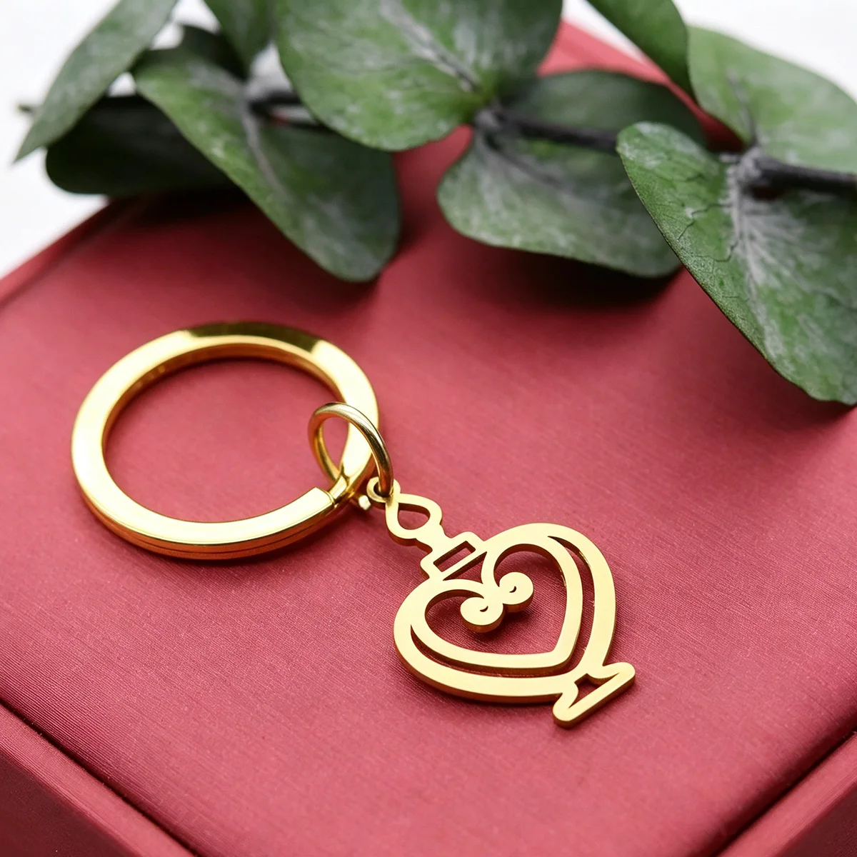 Romantic Hollow Heart Perfume Bottle Keychain Stainless Steel Love Potion Pendant Key Ring Women Bag Car Key Jewelry Gifts