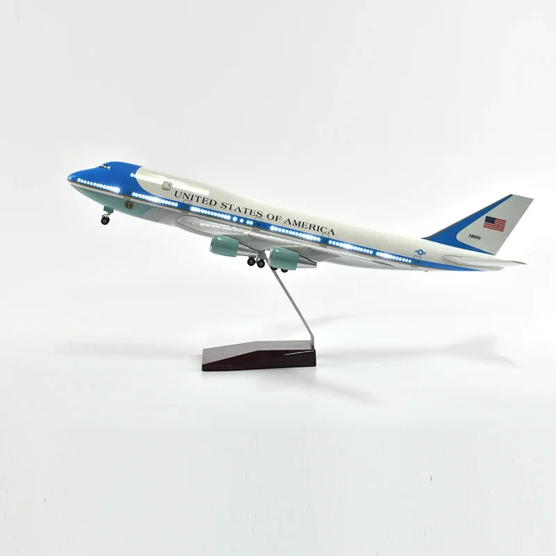 Avión a escala 1:150 B747 Air Force One Airways, modelo de avión de colección de resina con ruedas y juguetes de luz Led para niños, Aviatio