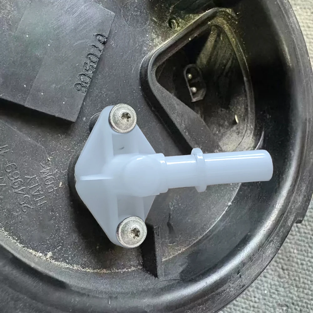 Motorcycle Fuel Pump Joint Oil Pipe Angle Connector Accessories For BMW R1300GS R18 B Classic Roctane Transcontinental 2020-2026