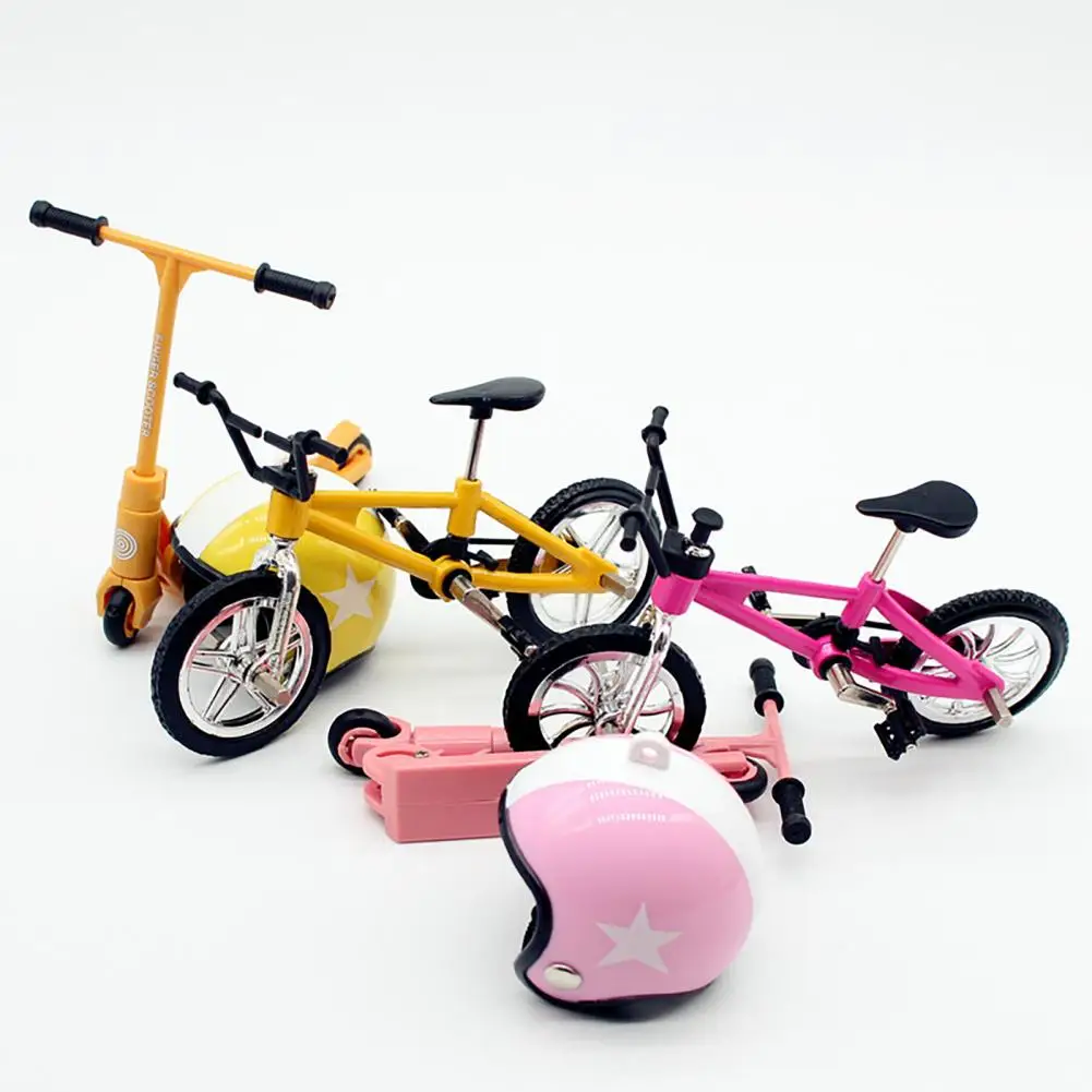 Dollhouse Bicycle Model Dollhouse Helmet Accessory Miniature Bicycle Scooter Helmet Set Finger Bike Toy for Doll Houses for 1/6