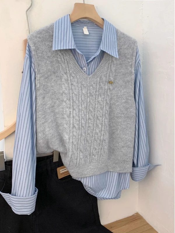 Gray Twist V-Neck Knitted Vest Small Size Shirt Underwear Sweater Layering New Arrival Autumn Season Women's Fashion Vest