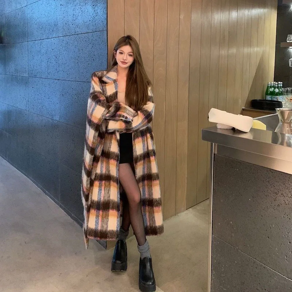 Retro Atmosphere Check Loose Woolen Coat Female Autumn And Winter New Over-the-knee Fashion Woolen Coat Female Tide.