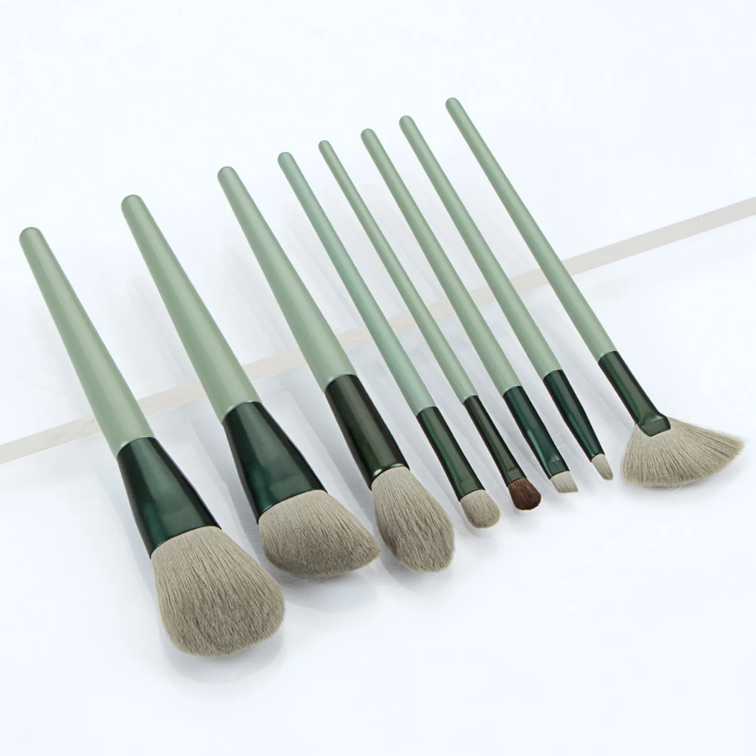 8-teiliges Komplett-Make-up-Pinsel-Set mit weichen Borsten für Puder, Rouge, Fächer, Highlighter und Lidschatten – Kosmetik-Set für Zuhause