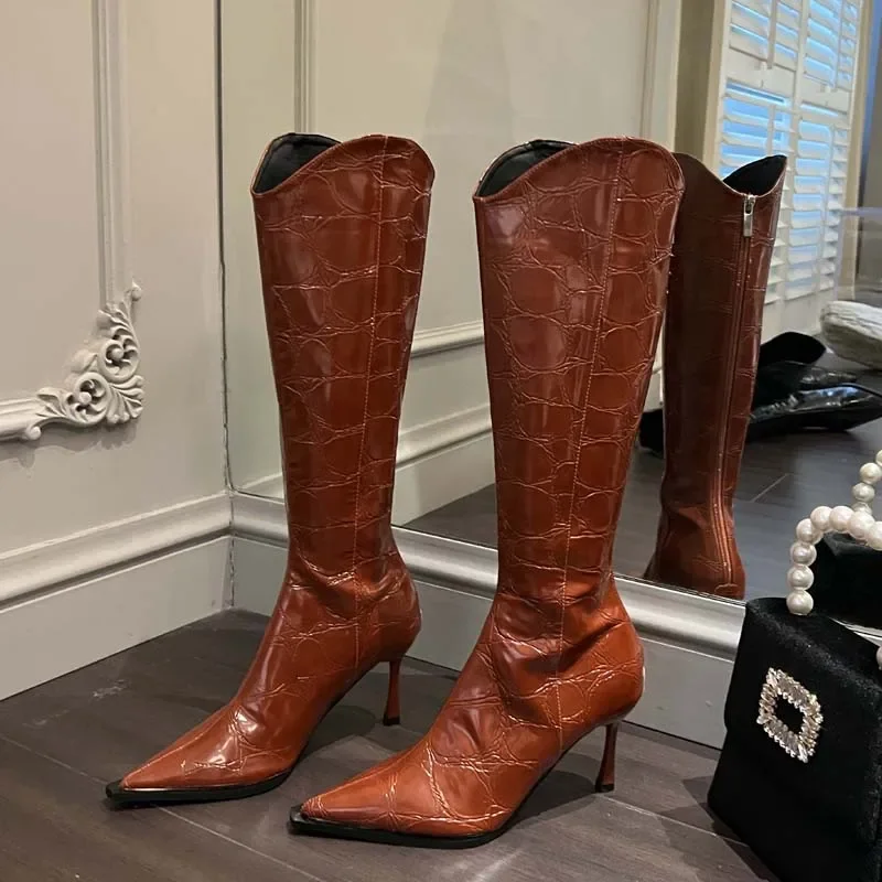 

Eilyken/2026, осенне-зимние женские длинные сапоги до колена, уличный стиль, женская обувь на тонком высоком каблуке с острым носком и молнией