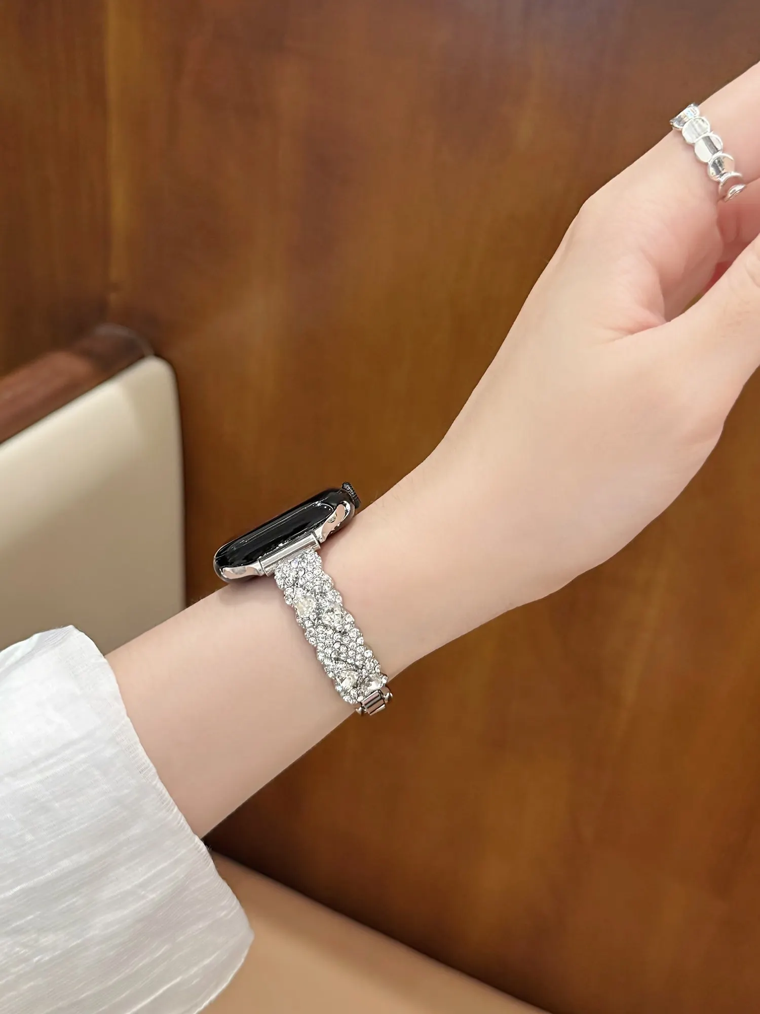 Advanced heart-shaped metal strap For Apple Watch band women Series S11/10/7/6/5/9 40mm 41mm 42mm 44mm 45mm 46mm Strap