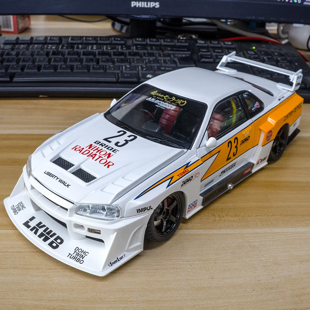 

Масштабная модель спортивного автомобиля GTR S15 1:18 из литого металла со звуком и светом, коллекционная игрушка для детей, подарок