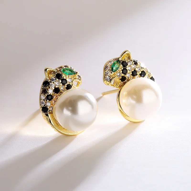 

European and American Style Copper Plated 18K Gold Zircon Leopard Earrings for Women, Unique Design, Niche Light Luxury Stud Ear