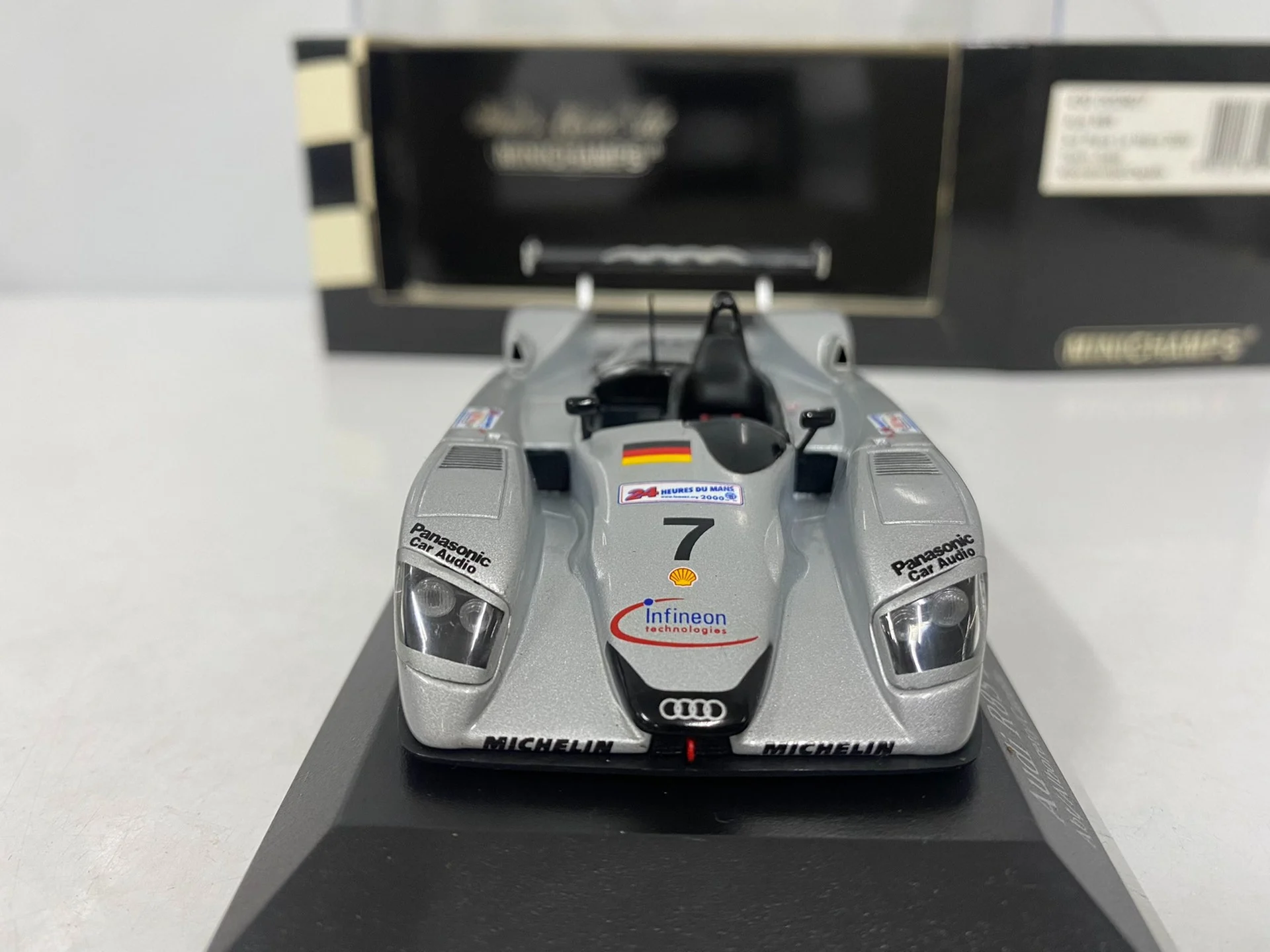 ไดแคสต์ มินิคัท 1/43 สเกลออดี้ อาร์ 8 อาร์ 2000 เลอ มังซีซั่นรถรุ่นของเล่นของขวัญของที่ระลึกเครื่องประดับ