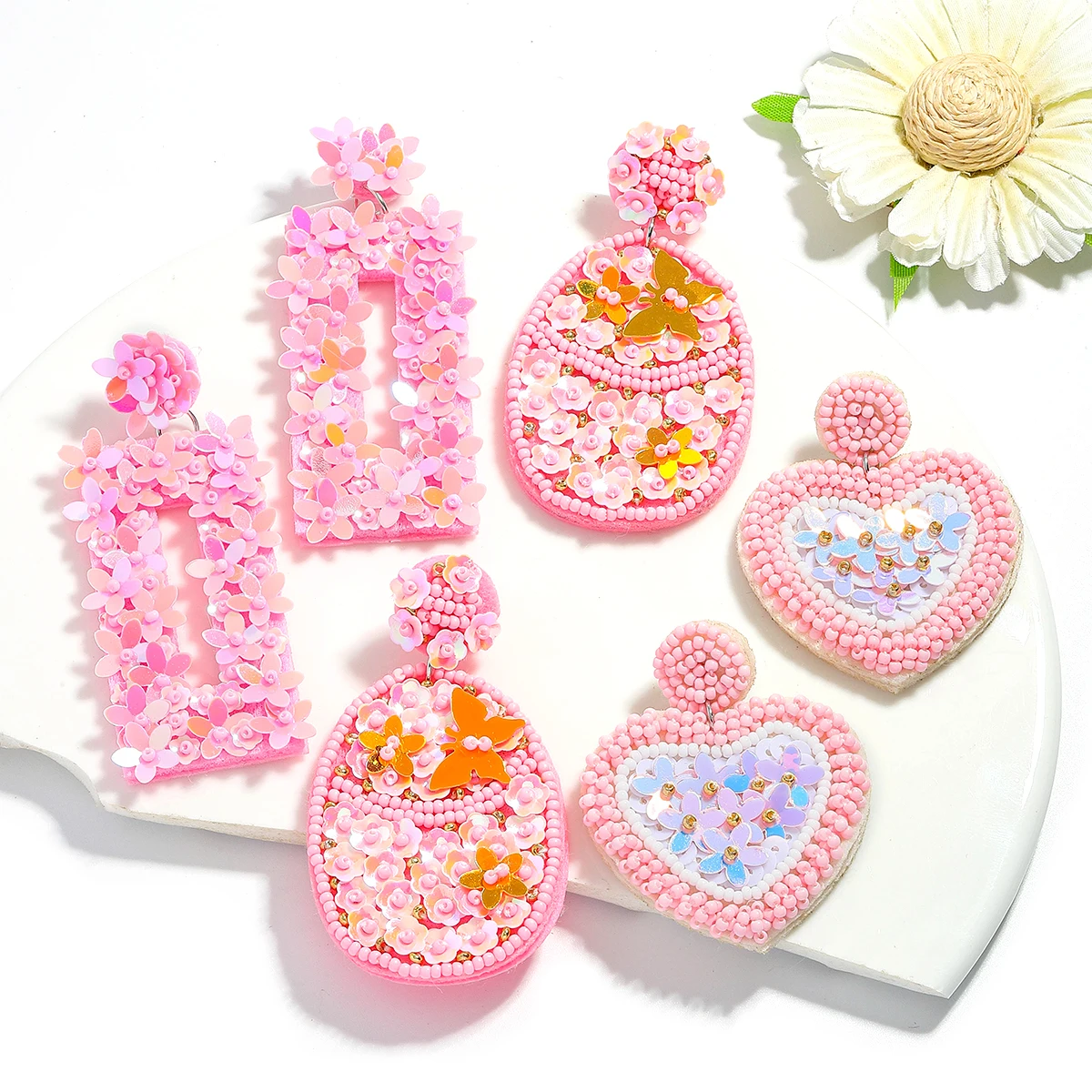 أقراط مطرزة بالأرز الحلو لعيد الحب للنساء، أقراط على شكل قلب هندسية ملونة مصنوعة يدويًا، إكسسوارات أذن للحفلات