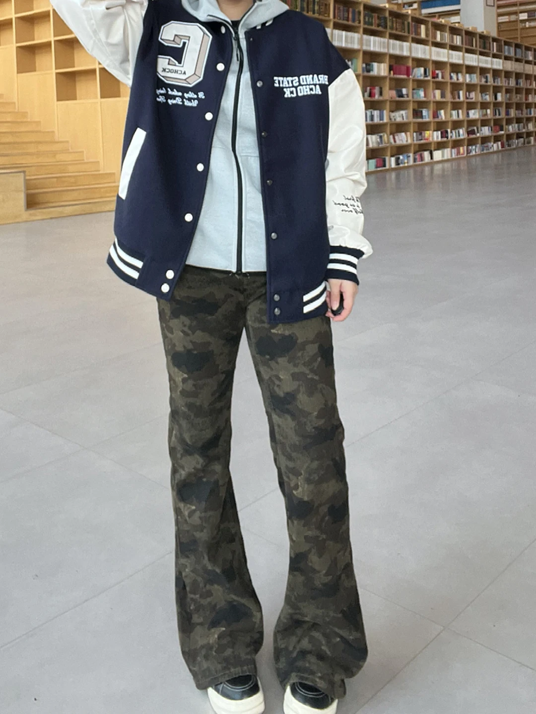 

Casual Camouflage Loose Fit Straight Leg Jeans for Teen Boys Spring Early CleanFit Workwear Trousers mid Waist Zipper Closure
