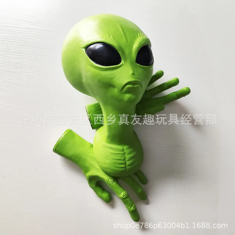 Green 3D Artificial Alien Wall Hanging Creepy Funny Home Prop Peel And Stick Labelable Wall Decor Ornament For Halloween