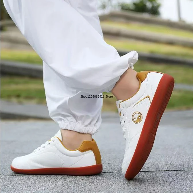 أحذية تاي تشي للرجال والنساء نعل ناعم أحذية كونغ فو أحذية رياضية أسود أحمر ووشو فنون الدفاع عن النفس في الهواء الطلق