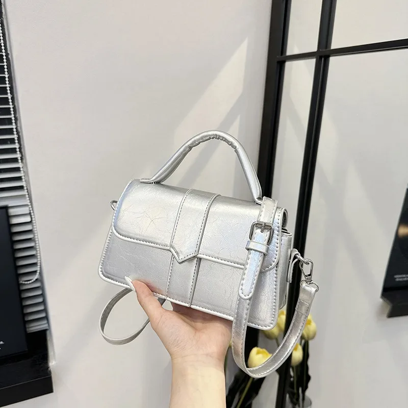 

Минималистичные маленькие квадратные сумки 2024, модная сумка через плечо в корейском стиле, стильная нишевая легкая роскошная сумка через плечо