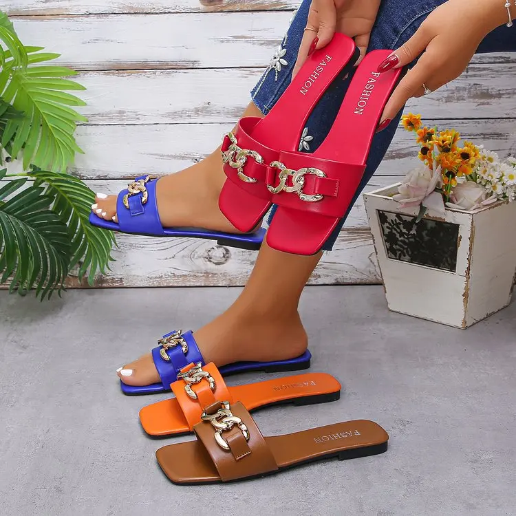 Damen-Sandalen mit eckiger Zehenpartie, einem breiten Riemen und Metallketten-Dekor, rutschfest, für Sommer, Shopping, Urlaub, Alltag und Pendeln – Detail 4