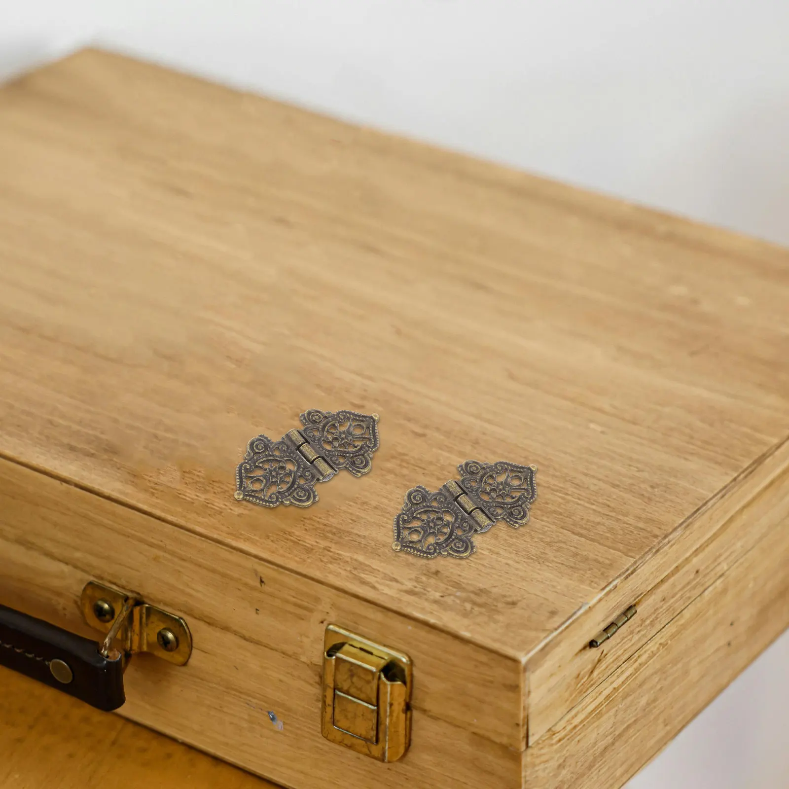 

10Set Vintage Bronze Zinc Alloy Hinges Retro Embossed Design Fine Craftsmanship Decorative Hinges for Wood Box Cabinet Door