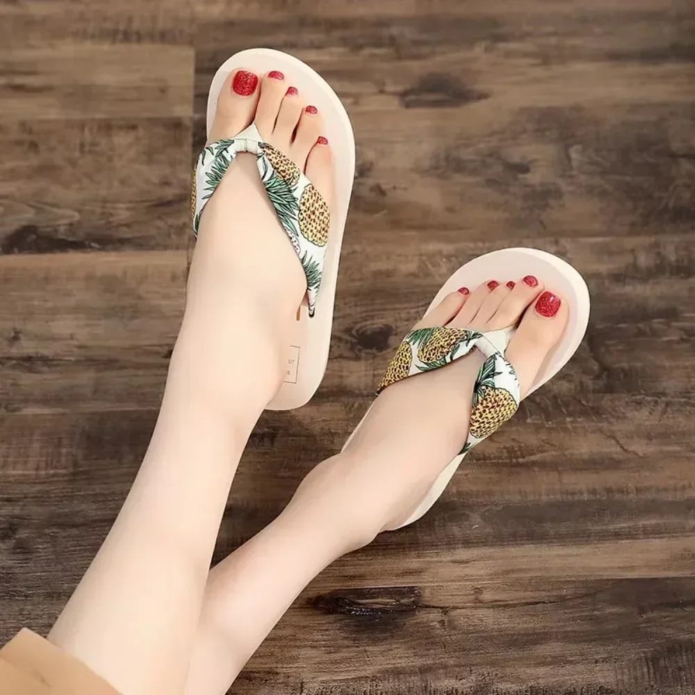 Zapatillas con estampado Floral de verano para mujer, chanclas con plataforma y correa de satén bohemio, zapatos de playa con parte inferior gruesa para exteriores, tacón grueso