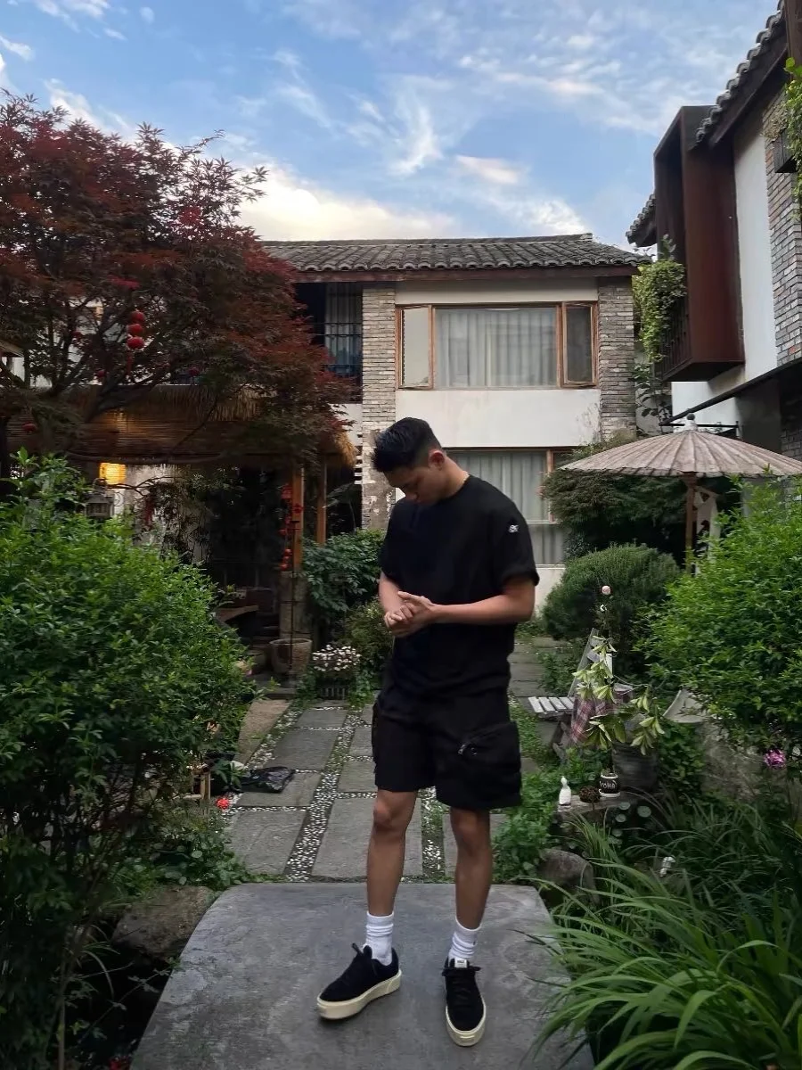 Amerykańskie spodnie dresowe męskie, uniwersalne, codzienne, outdoorowe, wielofunkcyjne, letnie, lekkie, do kolan, jednokolorowe.