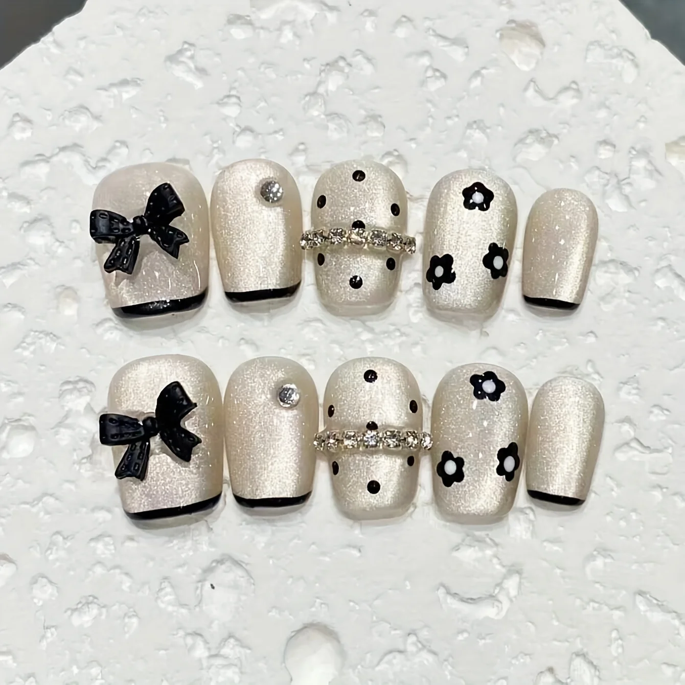 

10 шт., высококачественные накладные ногти ручной работы с французским бантом «кошачий глаз», серебристые полупрозрачные белые накладки для ногтей «кошачий глаз» для женщин