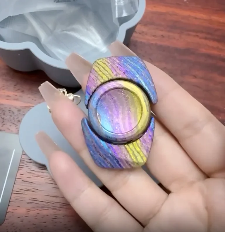 

Б/у EDC TW Timascus Rainbow Spinner: гироскоп для пальцев, антистресс-игрушка